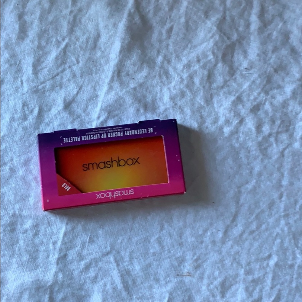 Lipstick pallet